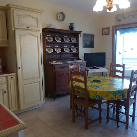 T2 Au Lavandou Avec Garage Et Balcon - Fr-1-308-57 Appartement